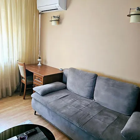David - 2 Dormitoare & 1 Living Gazde/Camere de închiriat *